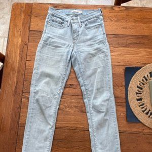 Women's Levi 312 Shaping Slim 25